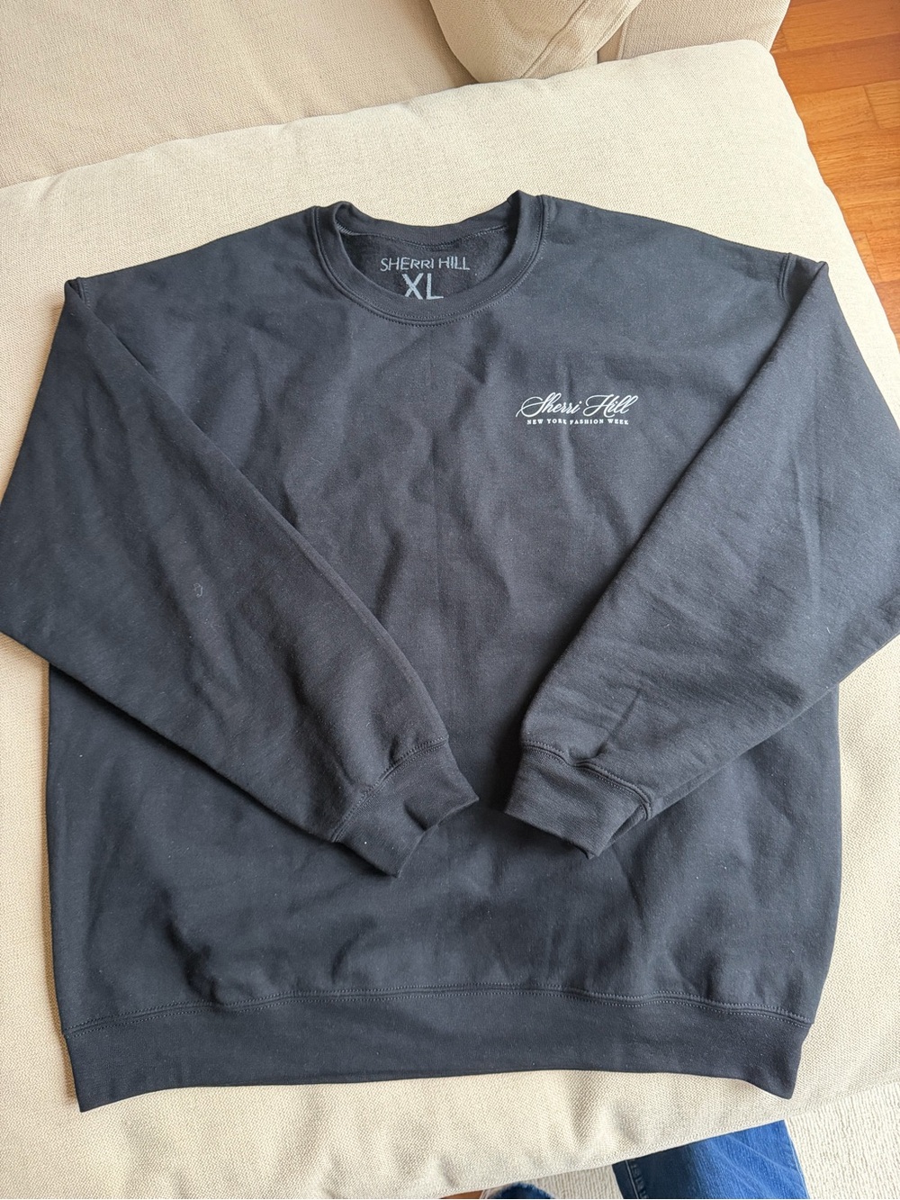 Sherri Hill  Black Crewneck Sweatshirt
